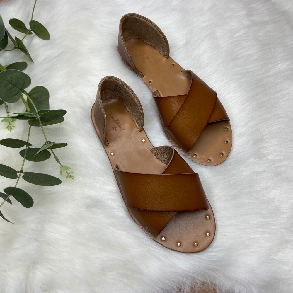Universal Thread Lois Sandals